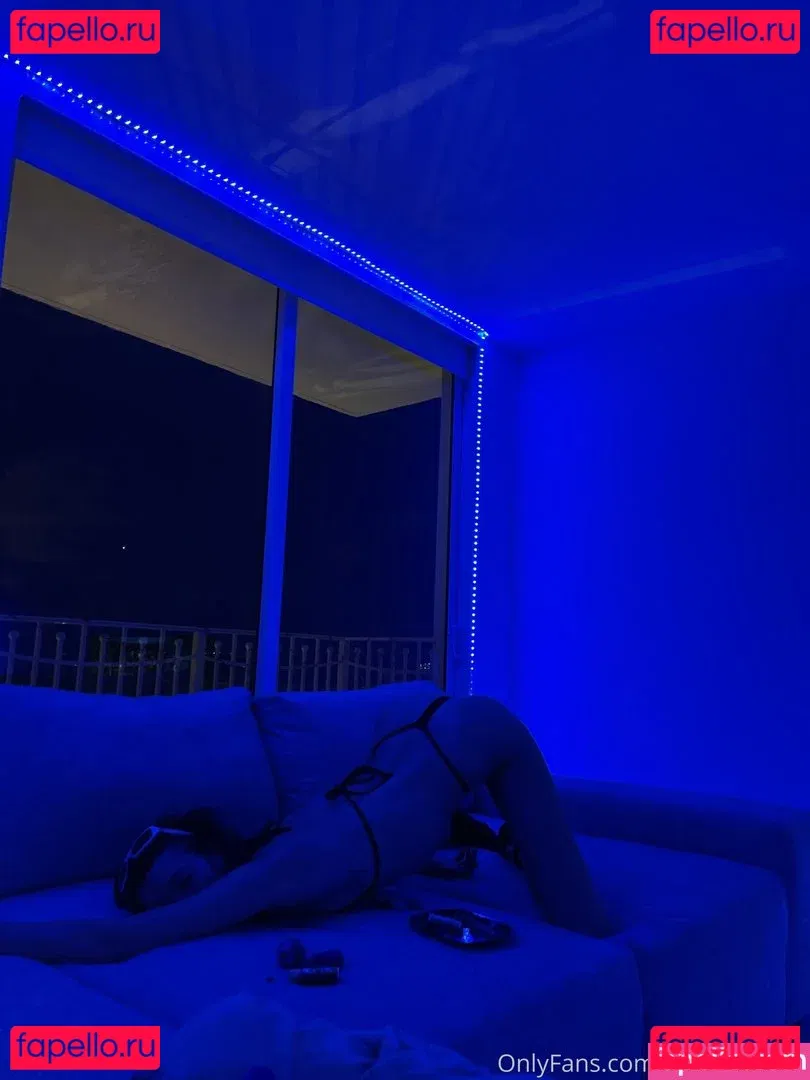 Anne Frank Onlyfans Photo Gallery 