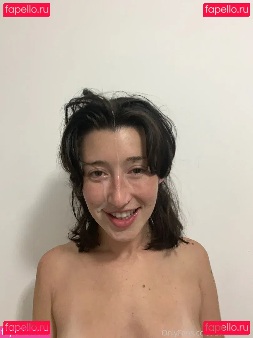 Anne Frank Onlyfans Photo Gallery 