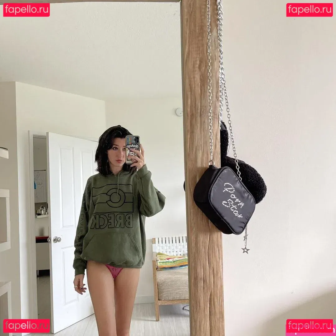 Anne Frank Onlyfans Photo Gallery 