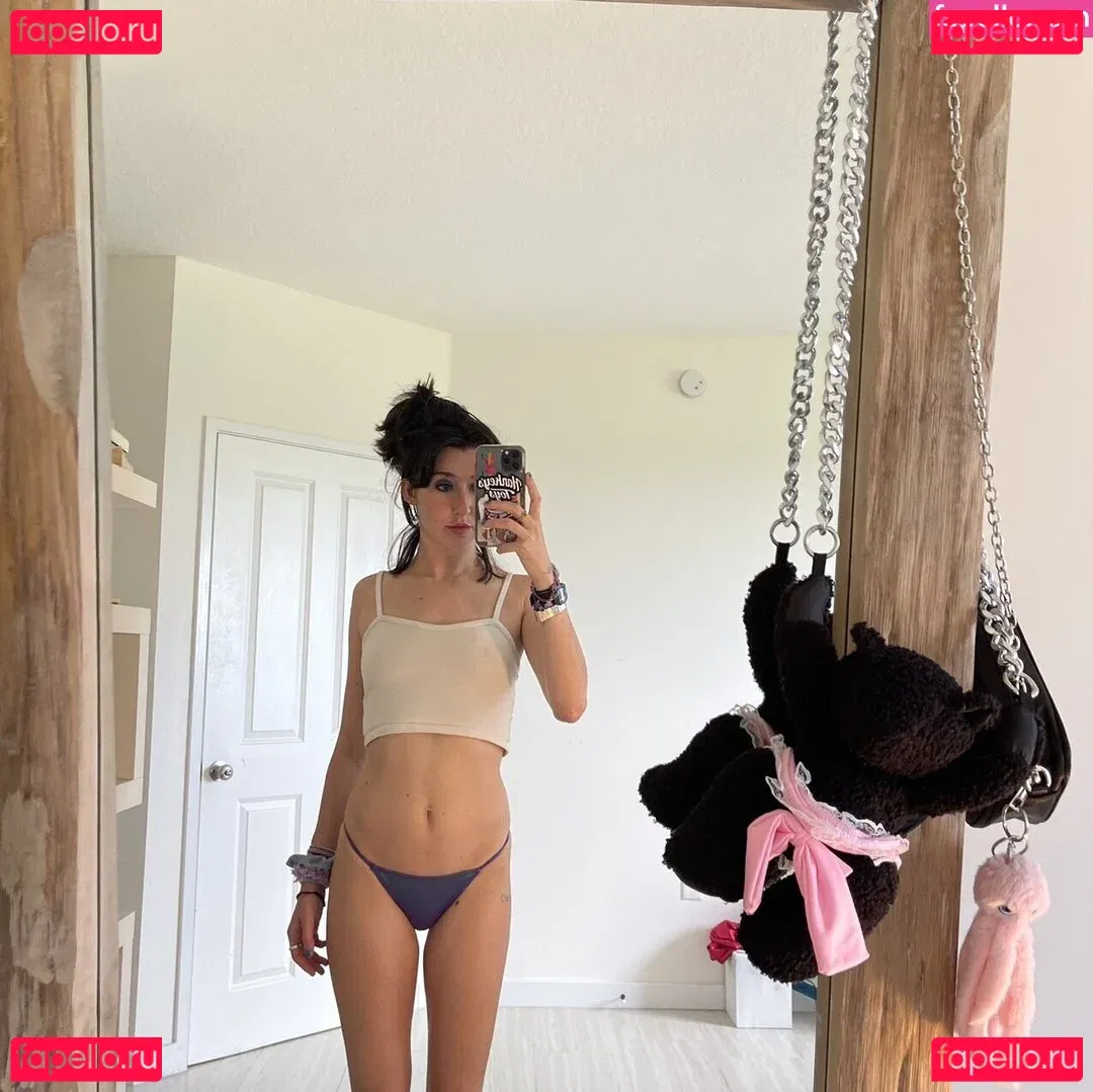 Anne Frank Onlyfans Photo Gallery 