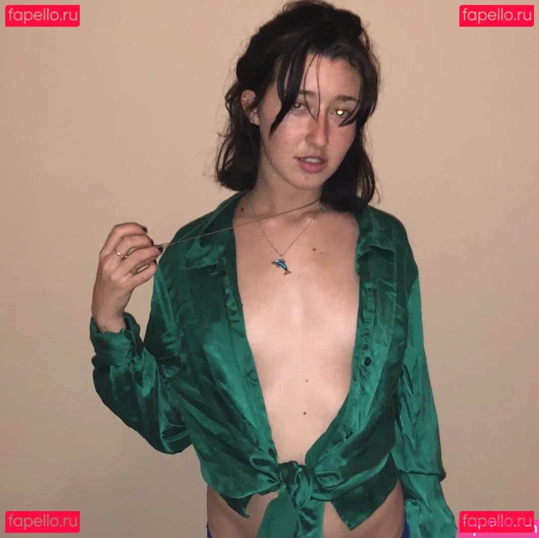 Anne Frank Onlyfans Photo Gallery 