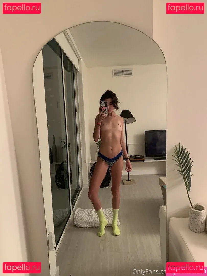 Anne Frank Onlyfans Photo Gallery 