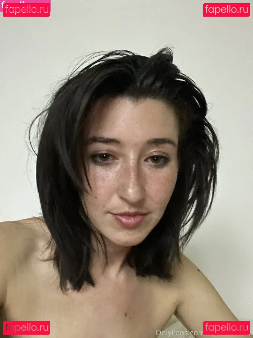 Anne Frank Onlyfans Photo Gallery 