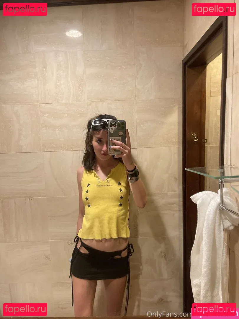 Anne Frank Onlyfans Photo Gallery 