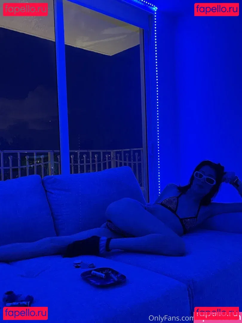 Anne Frank Onlyfans Photo Gallery 