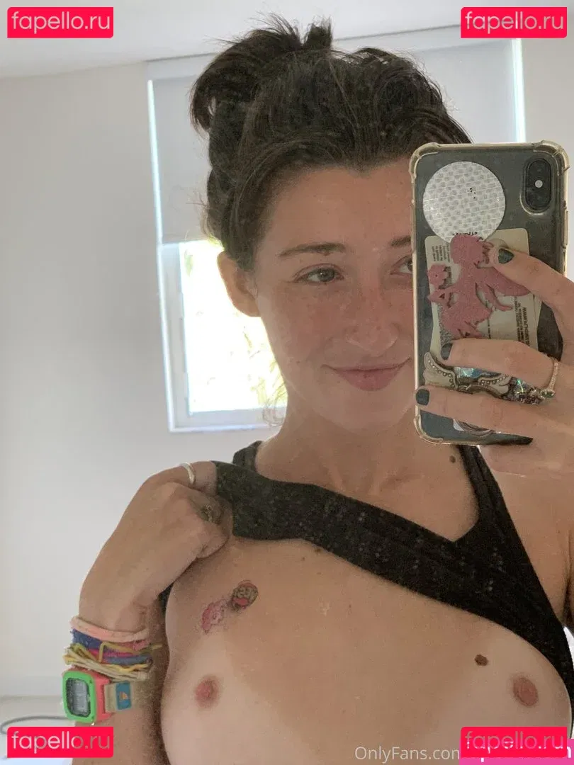 Anne Frank Onlyfans Photo Gallery 