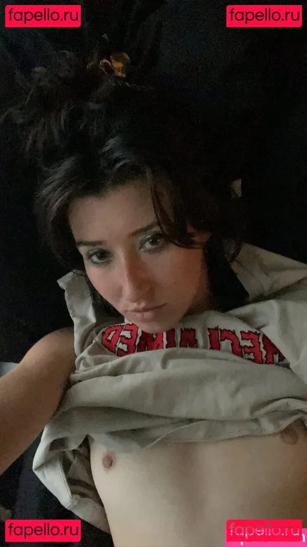 Anne Frank Onlyfans Photo Gallery 