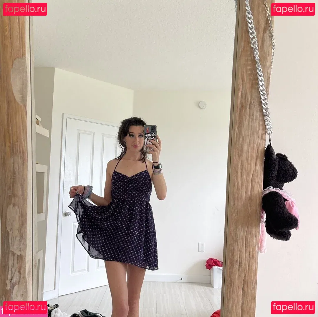 Anne Frank Onlyfans Photo Gallery 