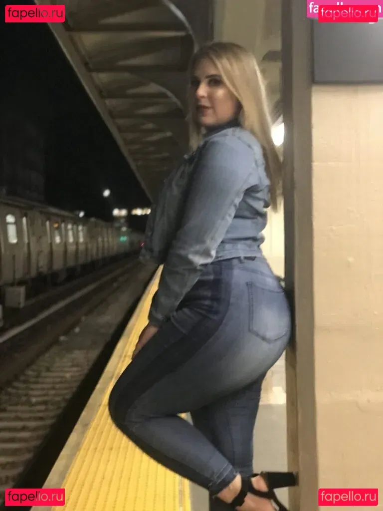 sophieeturner Onlyfans Photo Gallery 