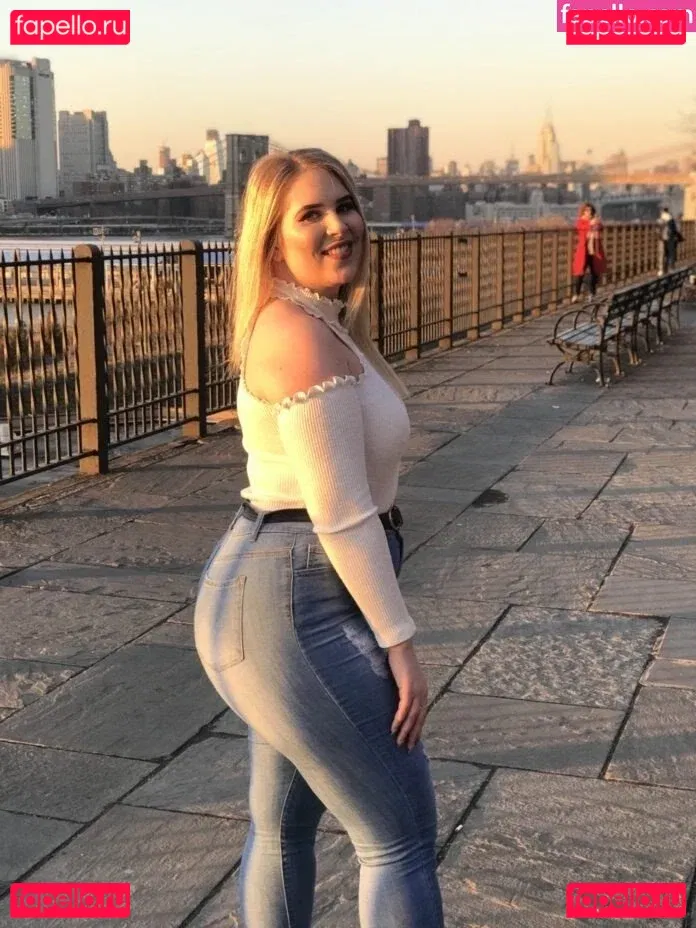 sophieeturner Onlyfans Photo Gallery 