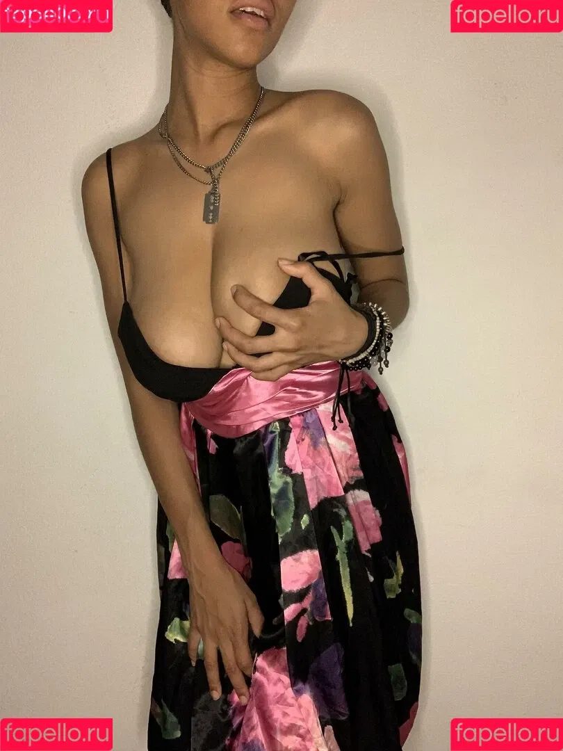 SultryAphodite Onlyfans Photo Gallery 
