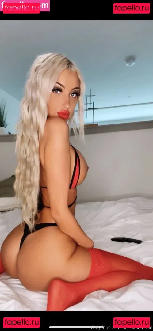 Barista Kimmie Onlyfans Photo Gallery 