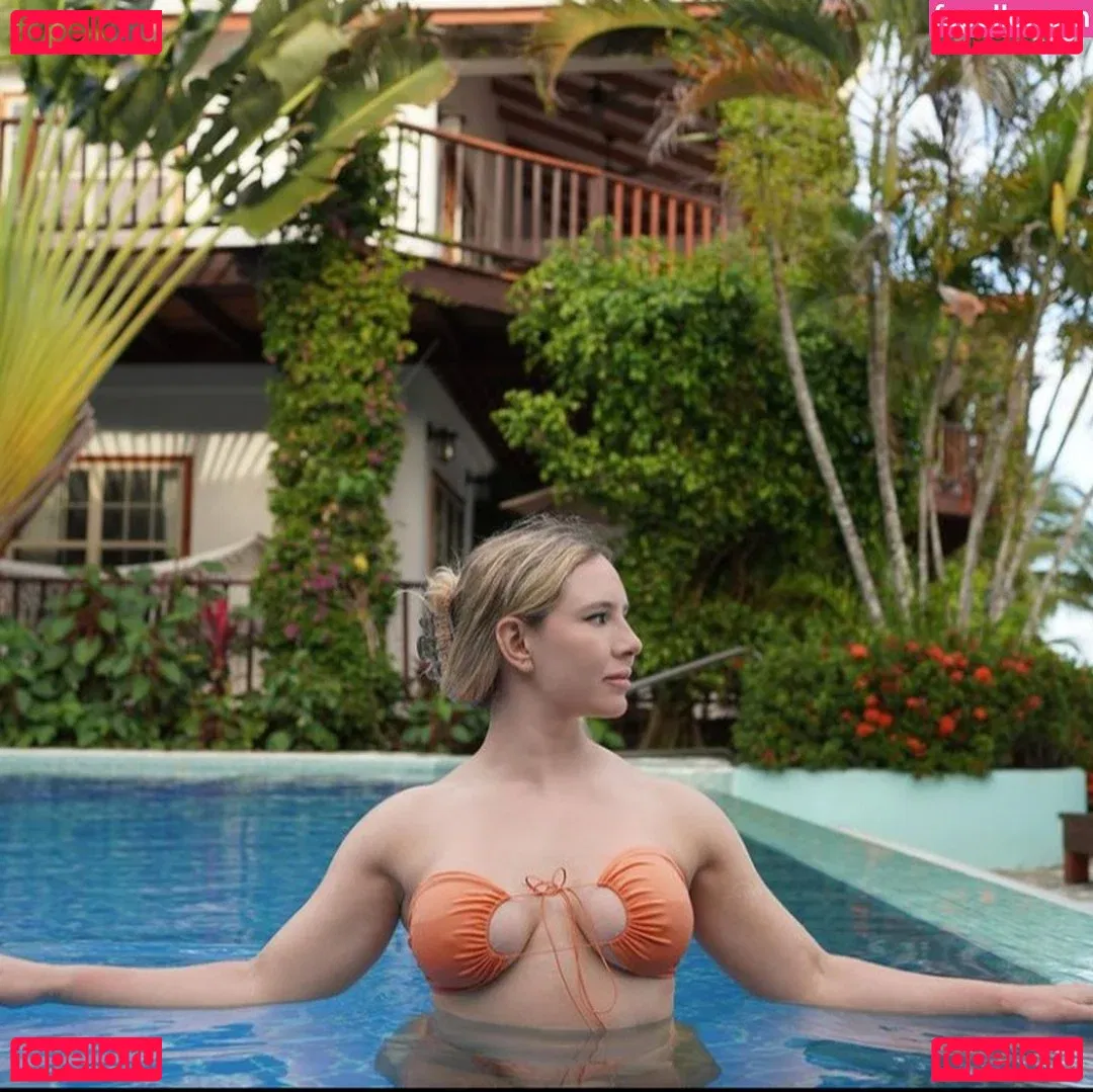 Crissy Climbs Onlyfans Photo Gallery 