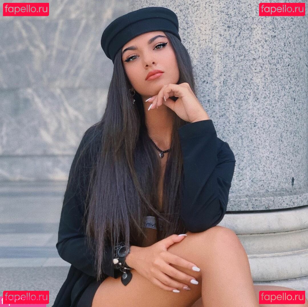 Elisa Maino Nude Onlyfans Photo 9