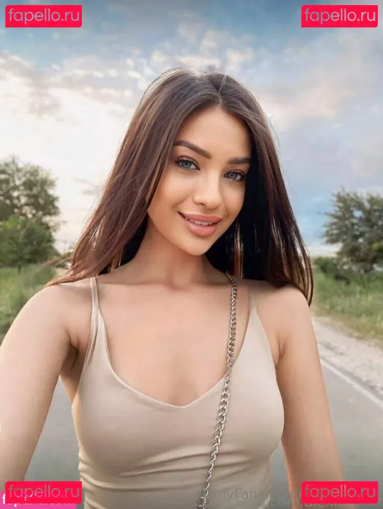 lilkristi Onlyfans Photo Gallery 