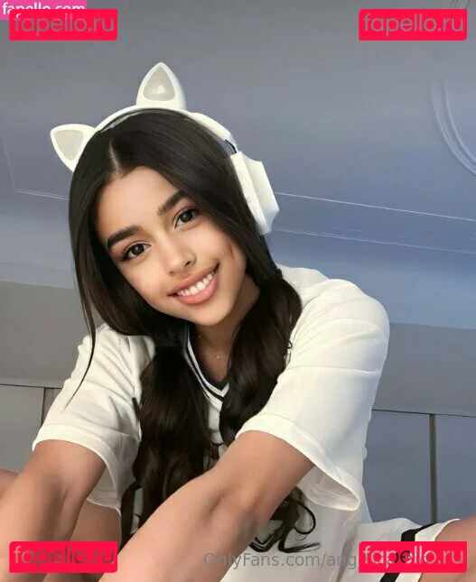 angelica_big_tits Onlyfans Photo Gallery 