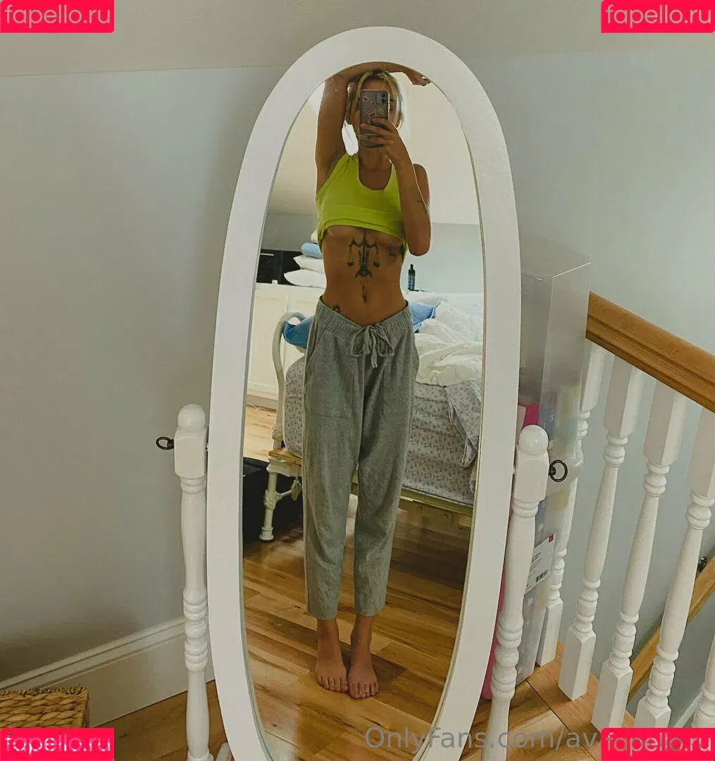 avacanary Onlyfans Photo Gallery 