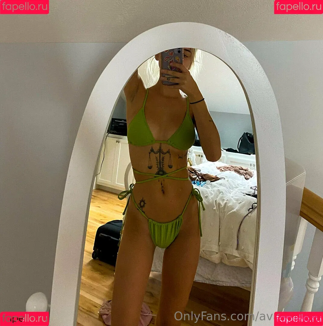 avacanary Onlyfans Photo Gallery 