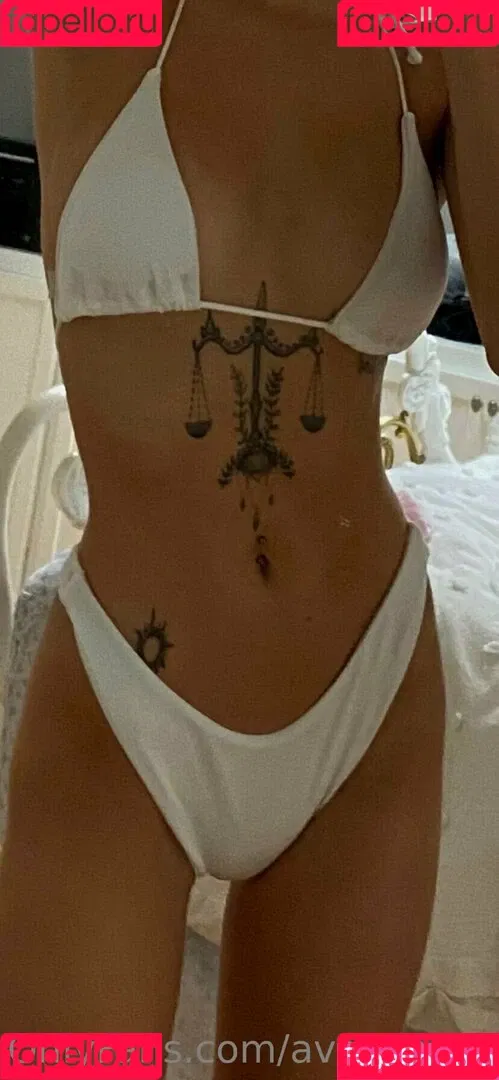 avacanary Onlyfans Photo Gallery 