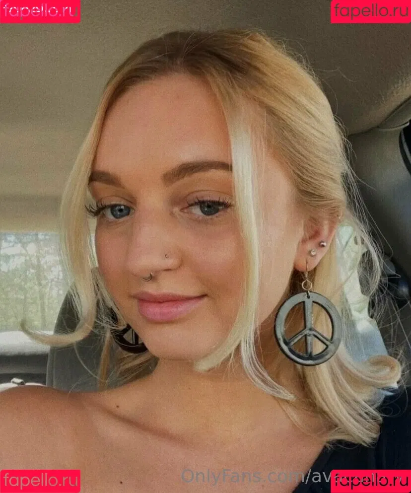 avacanary Onlyfans Photo Gallery 