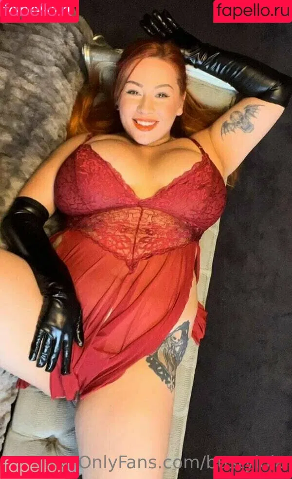 bustylola Onlyfans Photo Gallery 