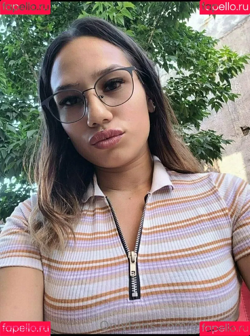 bustylola Onlyfans Photo Gallery 