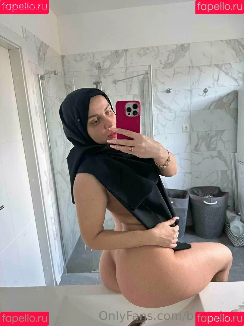 bustylola Onlyfans Photo Gallery 