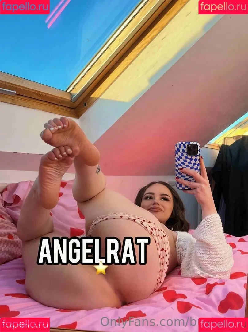 bustylola Onlyfans Photo Gallery 