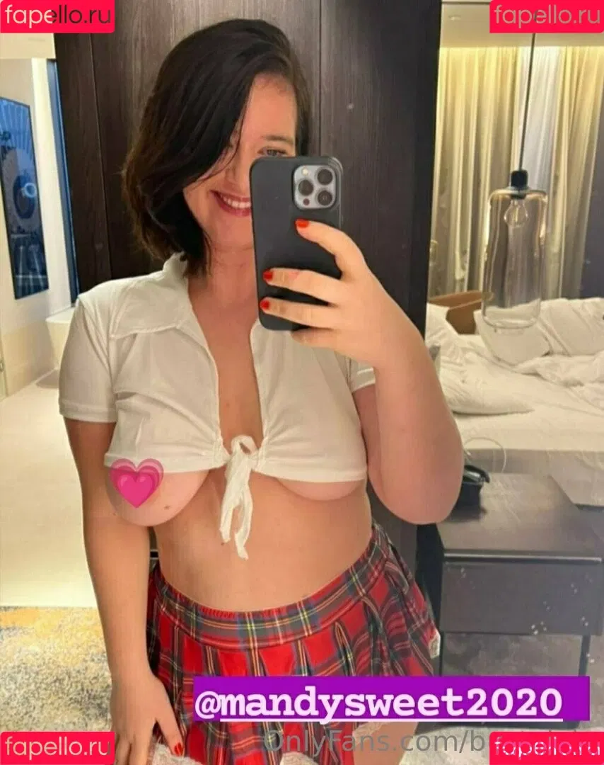 bustylola Onlyfans Photo Gallery 