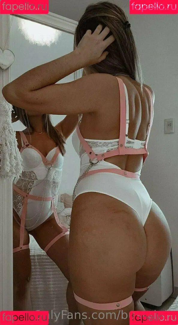 bustylola Onlyfans Photo Gallery 