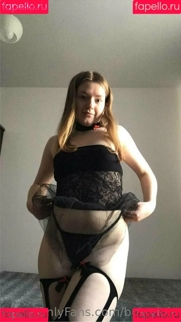bustylola Onlyfans Photo Gallery 