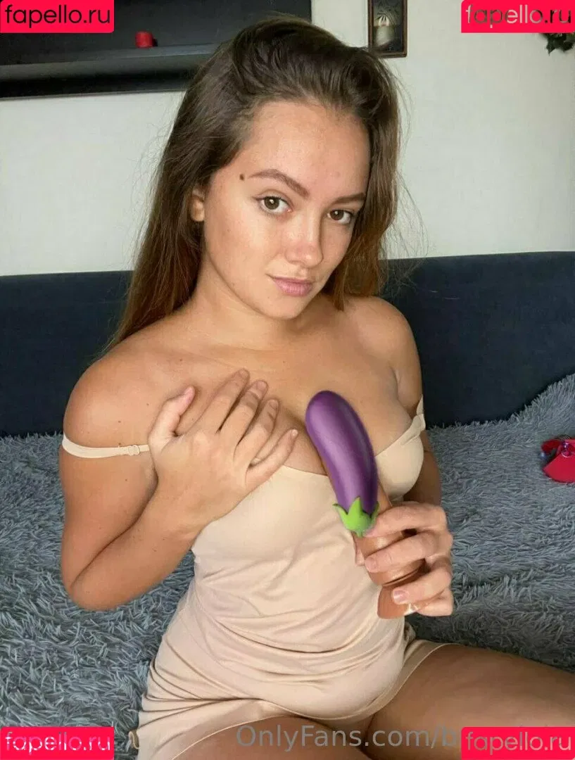 bustylola Onlyfans Photo Gallery 