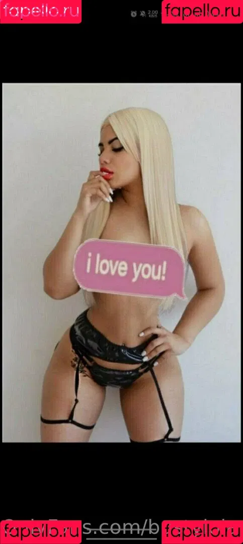 bustylola Onlyfans Photo Gallery 