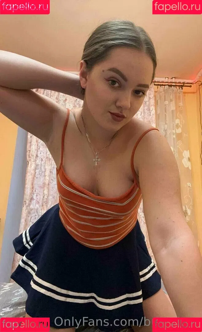 bustylola Onlyfans Photo Gallery 