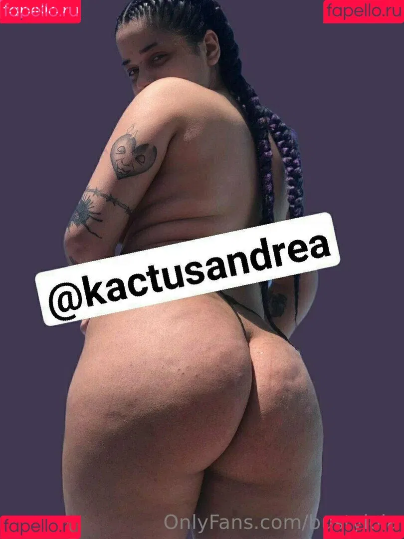 bustylola Onlyfans Photo Gallery 