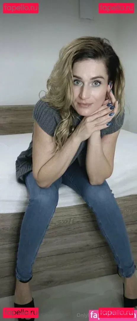 bustylola Onlyfans Photo Gallery 