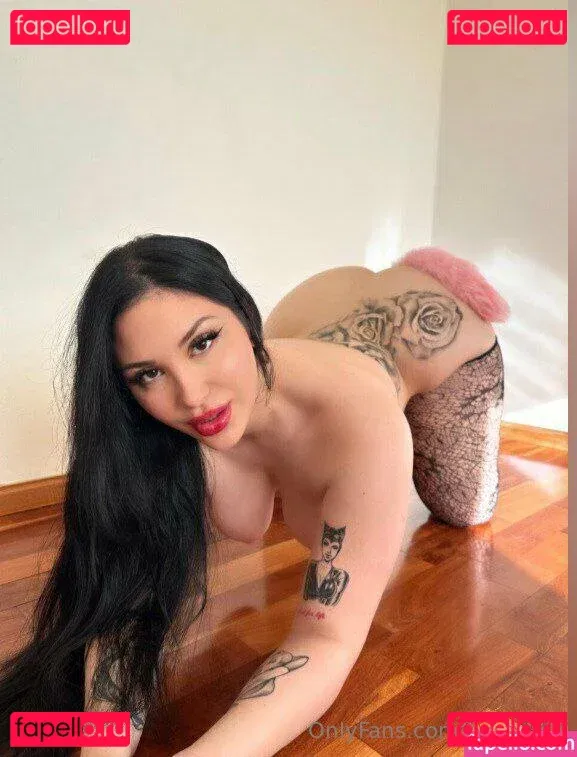 bustylola Onlyfans Photo Gallery 