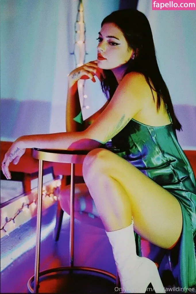 oliviawildinfree Onlyfans Photo Gallery 