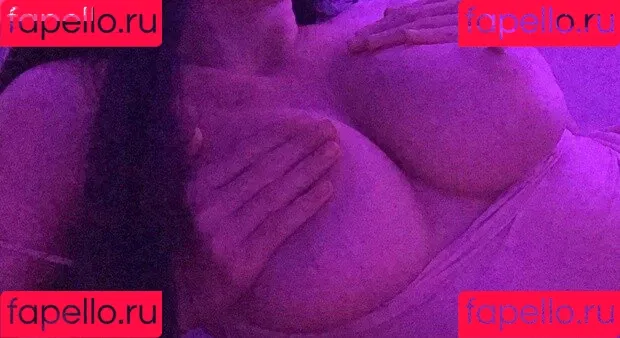 tinytvoya Onlyfans Photo Gallery 