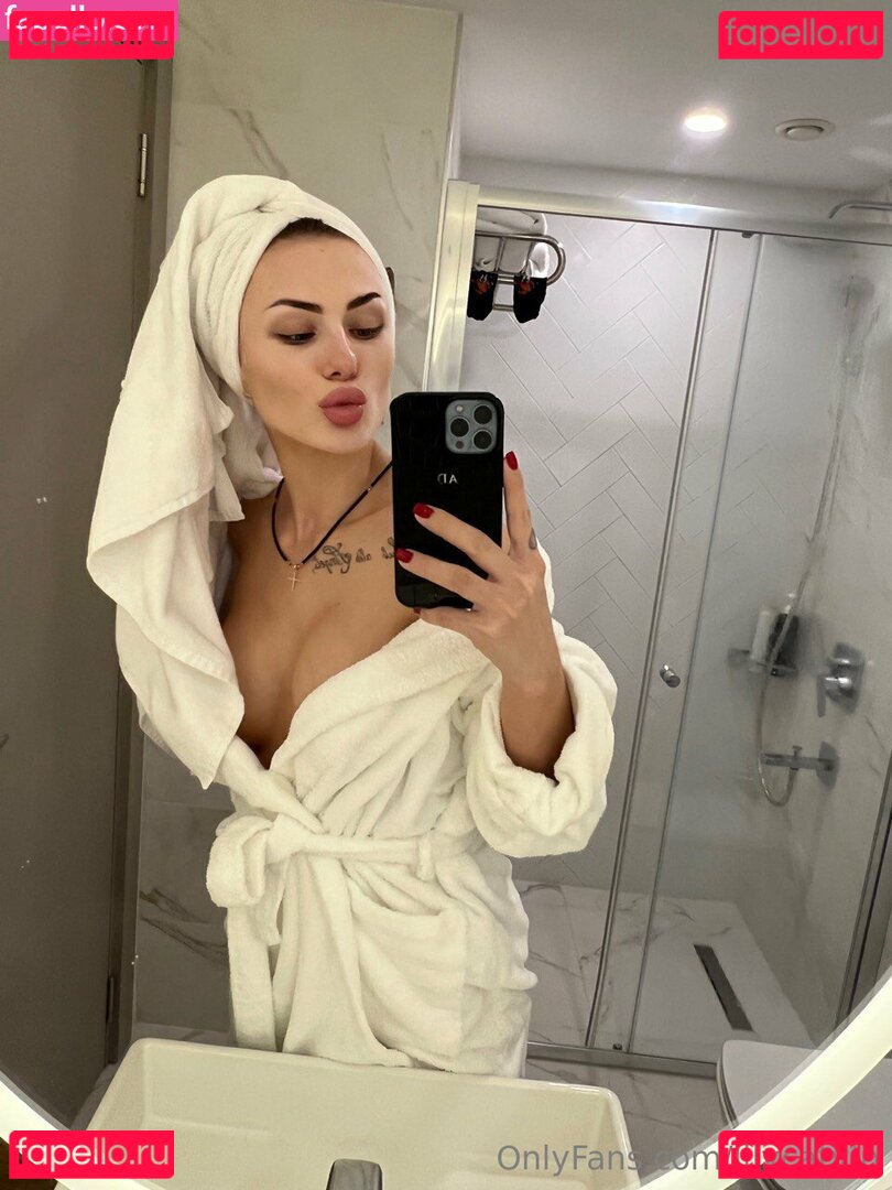 emilie_teyral Nude Onlyfans Photo 12