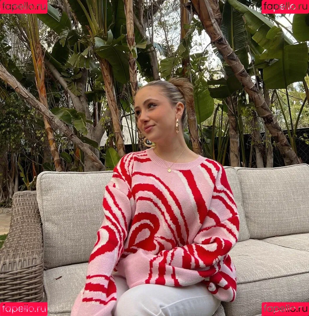 Ava Kolker Onlyfans Photo Gallery 