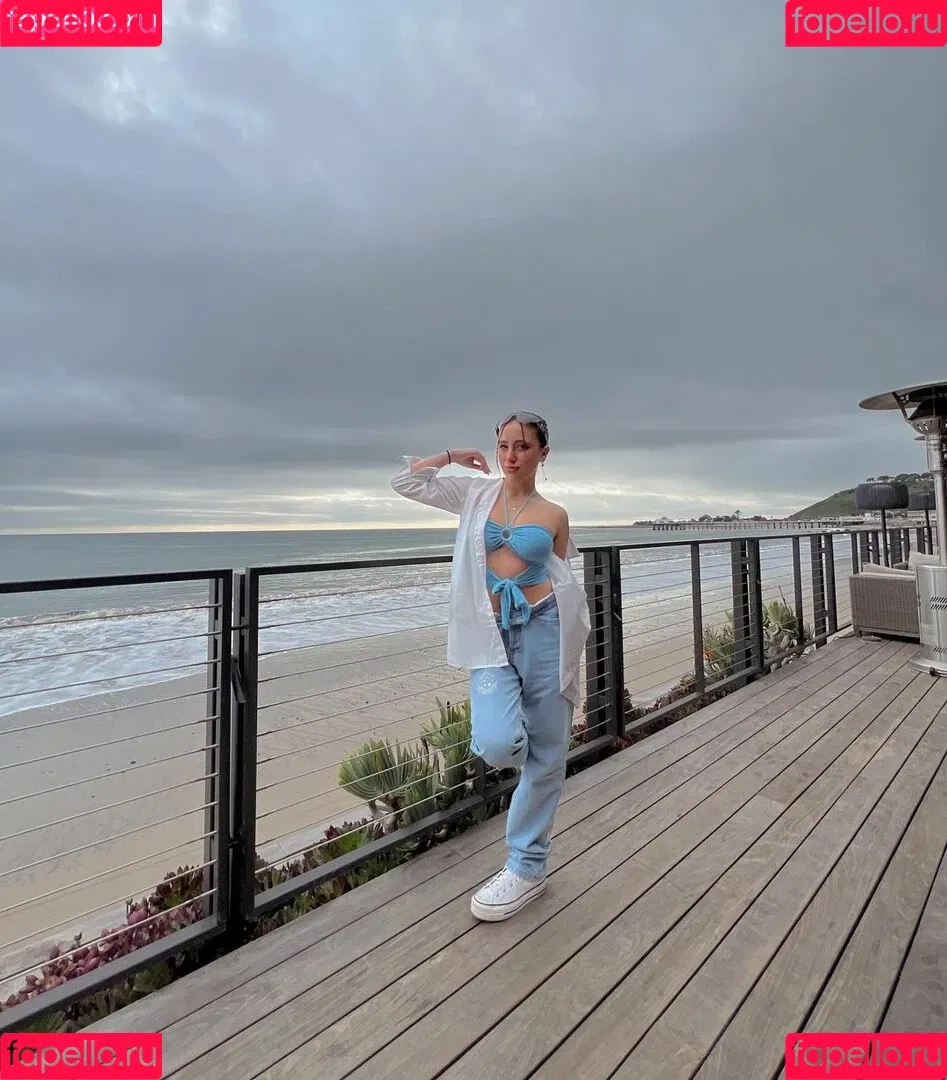 Ava Kolker Onlyfans Photo Gallery 