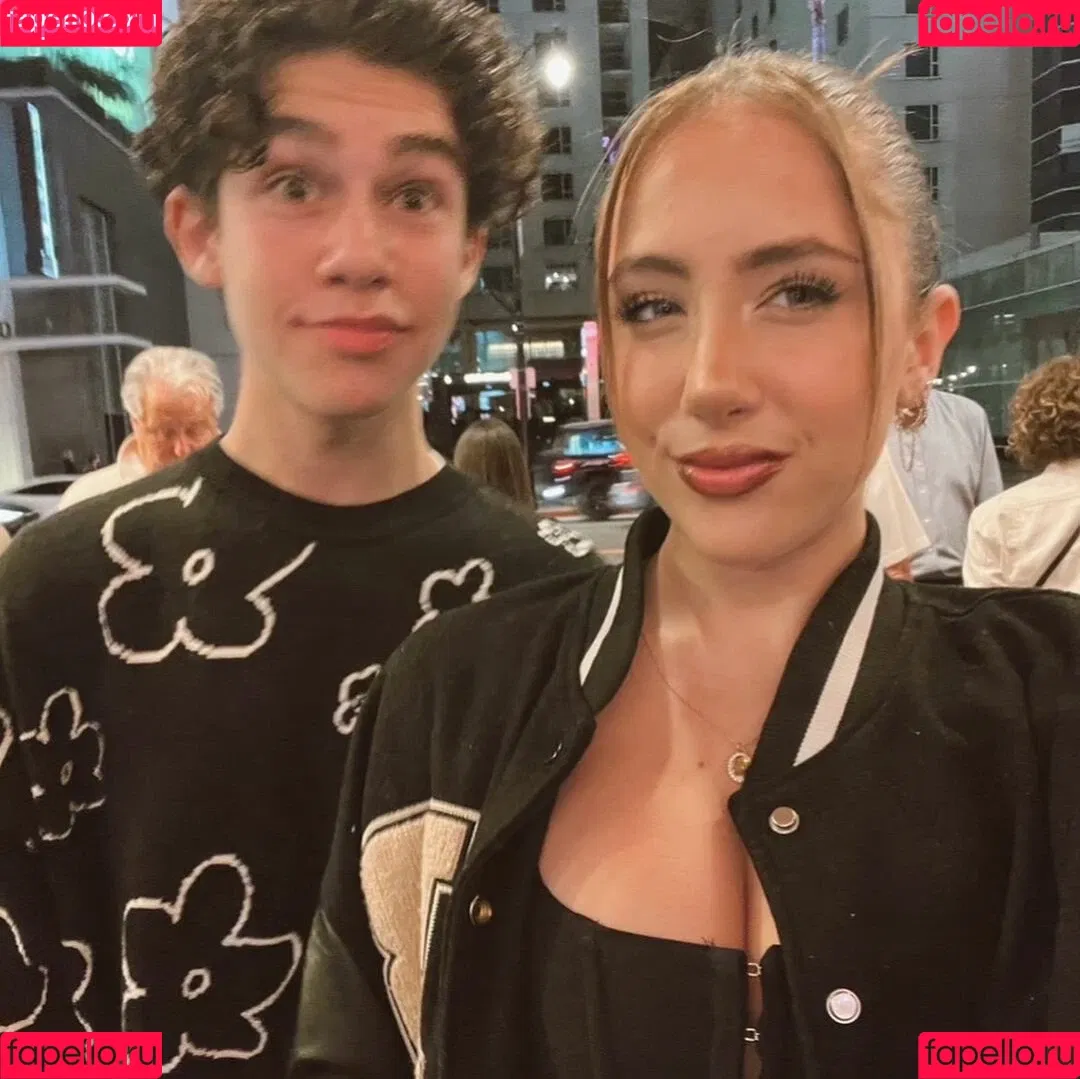 Ava Kolker Onlyfans Photo Gallery 