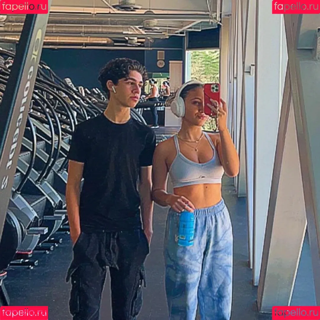 Ava Kolker Onlyfans Photo Gallery 