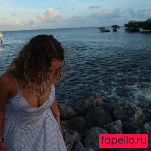 Ava Kolker Onlyfans Photo Gallery 