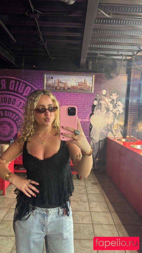 Ava Kolker Nude Onlyfans Photo 19