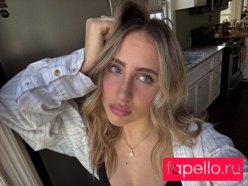 Ava Kolker Nude Onlyfans Photo 9