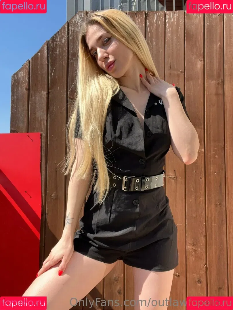 outlaw_blonde Onlyfans Photo Gallery 