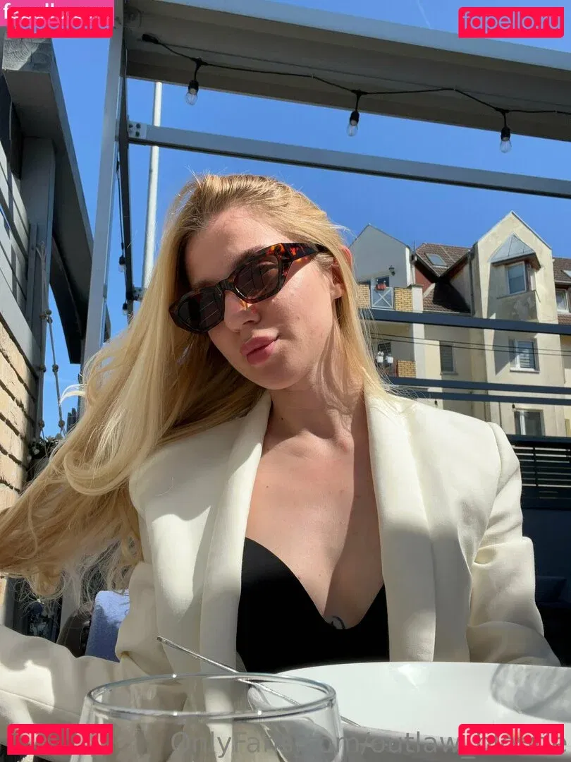 outlaw_blonde Onlyfans Photo Gallery 