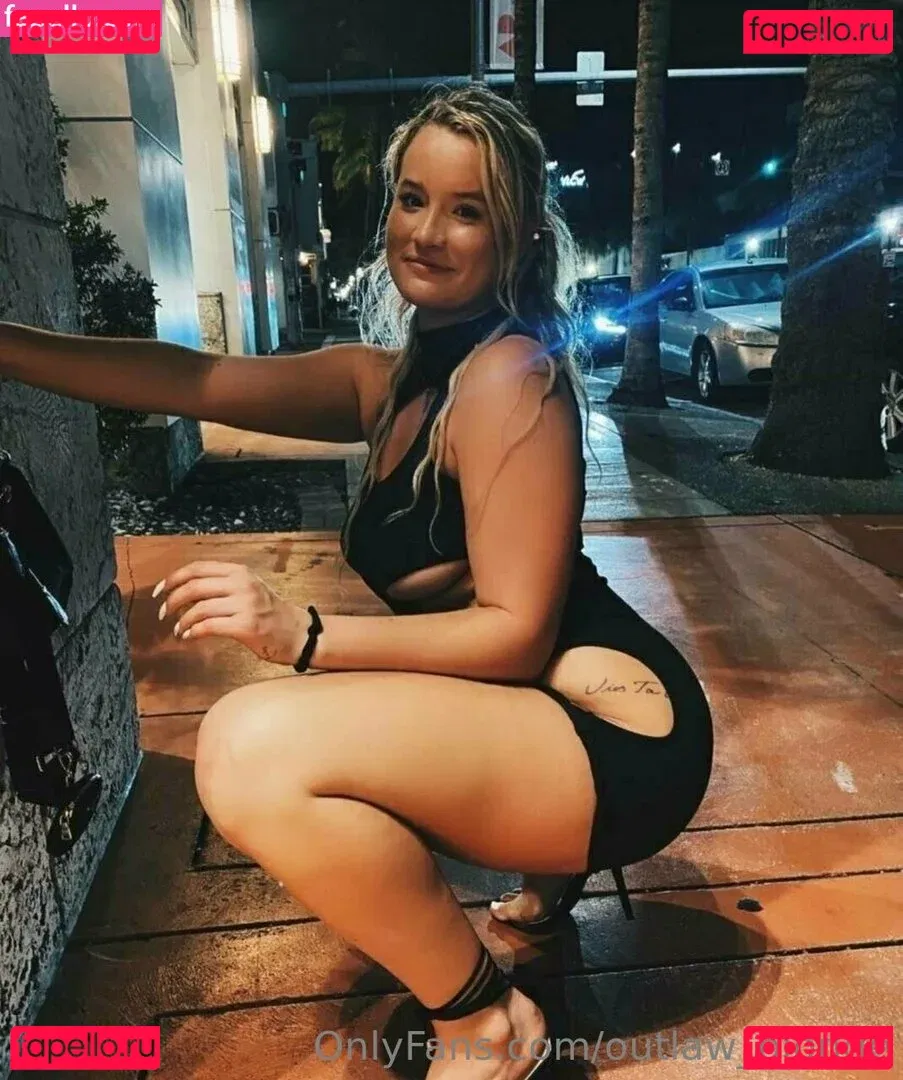 outlaw_blonde Onlyfans Photo Gallery 